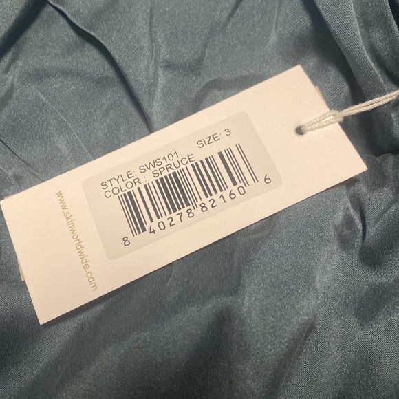 SKIN Peruvian Silk Pajama Set in Spruce. Size 3. MSRP 400$ - Picture 7 of 8